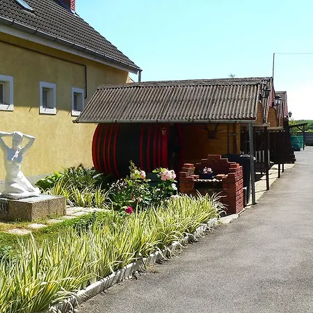 Buki Vendeghaz Maison d'hôtes *